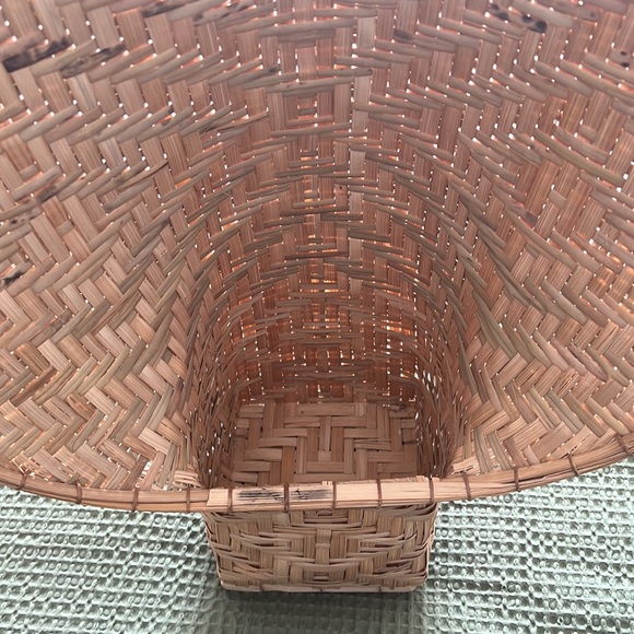 Unique Basket - Picture 3 of 5